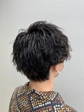 クイーン バイ ノイズ 西院(QUEEN by noism) 周りと差がつく波巻きスタイル ミディアムパーマ