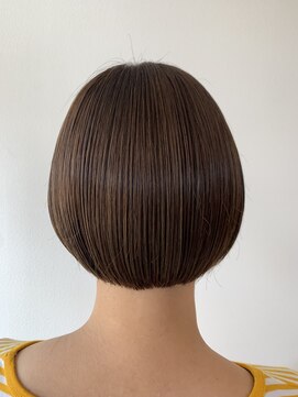 リフ(RIFF) オリーブグレージュのミニボブ