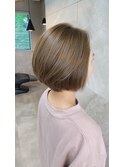 斜めバンググレージュカラーシルキーベージュ大人ガーリー