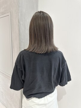 ヨーク(YOKE) YOKE 大人ボブ伸ばしかけ切りっぱなしボブミルクティーベージュ