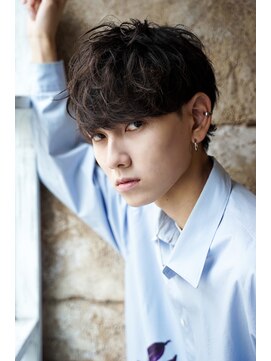 カライングドゥ(ing deux) スーツ短髪ツーブロック束感モテる黒髪シークレットパーマ流行