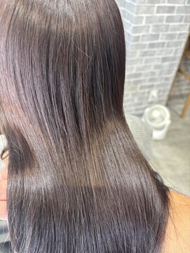 メア(Mehr) ツヤ髪ストレート