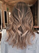 ラグーン(LAGOON)&nbsp;バレイヤージュグレージュハイライトダブルカラーケアブリーチ