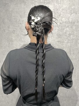 シー(shii..) 《shii../内城》#お呼ばれヘア #タイトアレンジ