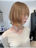 10代20代に人気 ハイトーンベージュ×レイヤーボブ 茶屋町