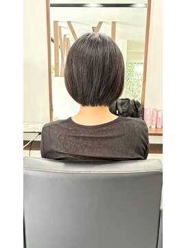 ヘアブリス アナザーワールド(hair bliss ANOTHER WORLD) ボブ寄りショートボブ