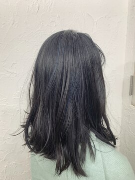 ネオリーブ シュシュ 神保町店(Neolive susu) 畠山雄大/ブルーブラックカラー