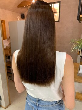 ハチ(hachi) 大人きれい上品シルエット髪質改善切りっぱなしまとまるロング