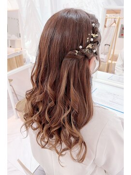 アマレット 東京駅八重洲店(amaretto) お揃いヘア☆韓国風サイドねじり留め☆