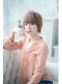 ハイトーングレージュ　マッシュショート