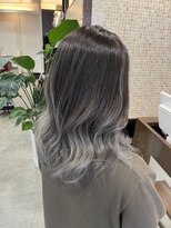 ハイパー(HYPER)&nbsp;リタッチが目立たないシルバーグラデーション