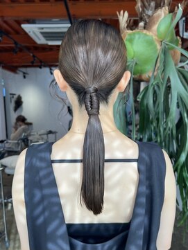 マド(Mado) タイトローポニー