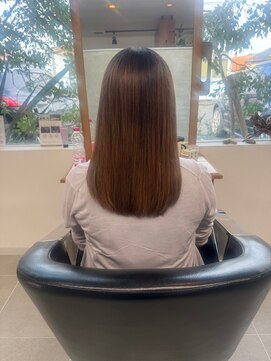 O 大人可愛い透明感立体感ナチュラルブラウン×エアストレート