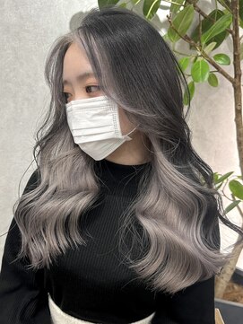 ロウル 渋谷(LOWRL) ホワイトグレー/インナーカラー/ケアブリーチ/渋谷