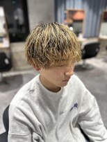 リーオオサカ(Lee Osaka) メンズブリーチパーマスタイル