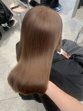 ペレ 梅田(PELE) イメチェン/ホワイトブロンド/外ハネボブ/美髪/梅田