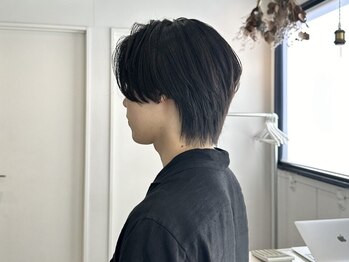 ロカ 表参道(loka)の写真/清潔感あふれる好印象ヘアでデキる男を演出。ミリ単位で刈り上げるフェードスタイルもお任せを。[表参道]