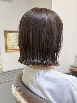 ヒビヲ(HIBIO) 横浜タッセルボブショートボブ顔周りレイヤーカット韓国30代40代