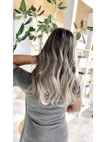 フリーク(FLEEK)&nbsp;ホワイトバレイヤージュ　ブリーチ3回～