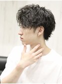 スパイラルパーマツーブロックアップバング刈り上げショート束感