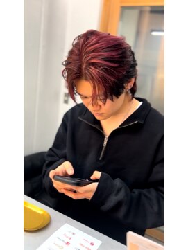 キング 楠葉店(K!ng) フェザーショートアップバングセンターパートメンズハイライト