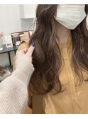 ベージュとホワイティーベージュ