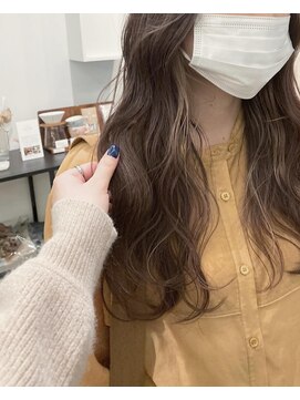 ヘアーアイスカルテット(HAIR ICI QUARTET) ベージュとホワイティーベージュ