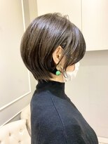 30代向け小顔に見えるショート