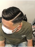 メンズ刈り上げ短髪ハードパート七三分けスキンフェードバーバー