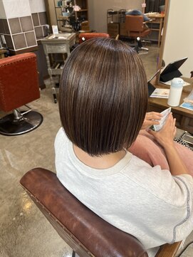 スアバイキキ(SuA by kiki.) レイヤーボブ/外ハネボブ/大人ショート/ニュアンスカラー[千葉〕