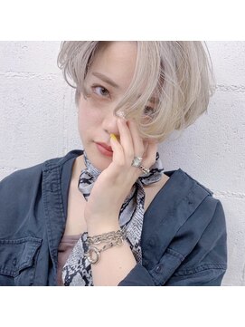 キジ(KIJI) 外国人風カラー×ホワイトミルクティーベージュ