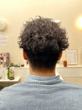 ヘアーサロンサトウ フェード＆ニュアンスパーマスタイル 〈理容室〉