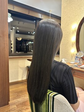 エルサフィロ キタハマ(el zafiro kitahama) 20×30×40代×透明感×艶感×髪質改善×オリーブ×グレージュ