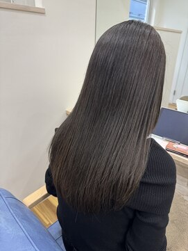 リビング(LiVing) 艶髪ストレートヘア