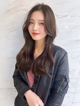 オーロ(ORO) ■ 大人の色気と上品さを両立するレイヤーstyle(世代問わず人気