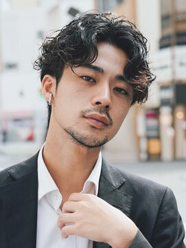 リップス 立川(LIPPS) メンズパーマ ツーブロック センターパート