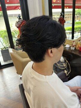 シャンプーボーイアネックス(SHAMPOO BOY Annex) センターパート　フェザーパーマ　佐世保