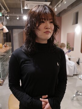 ピュー(Piu-) 【レイヤーパーマ/渥美怜子】ミディアムヘア/ウェーブ