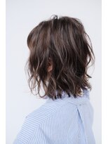 ピントヘアーワークスソウコ(PINT HAIR WORKS SOKO) 伸ばしけ　ミディアムボブ　グレージュ