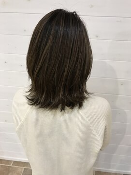 ルーフ ヘア アンド リラクション(RooF Hair and Relaxation) 切りっぱなしヘアー