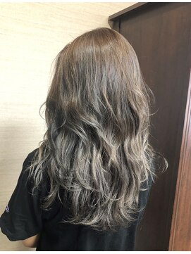 シェリー(cherie) グレージュカラーハイライト【cherie池袋】