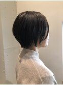 襟足スッキリ前下がりボブ