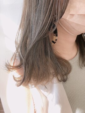 ヘアーサロン トランク(TRUNK) オリーブカラー くすみカラー 透明感 ベールカラー