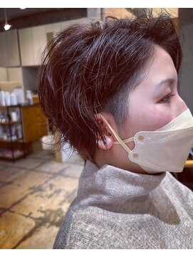 ポルム パプリカ(polum paprika) 40代50代ハンサムショートパーマ 耳元刈り上げ 暖色系カラー