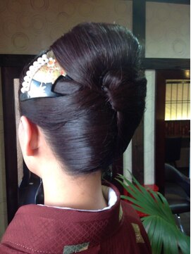 アクアマリン8810 ハチハチイチゼロ(AQUA MARINE 8810) 大人可愛い/レイヤーロング/グレーベージュ/前髪パーマ/北習志野