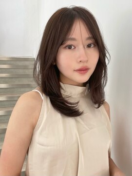 トイ(TOI) ミディアムレイヤーカット/くすみベージュ/シースルーバング