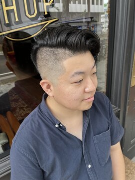 フォーコーナーズ(Four Corners) フェードカット/震災刈り/バーバースタイル/サイドパート