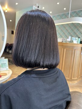 アンフィ 矢向(Anphi) 9-5 前下がりボブ