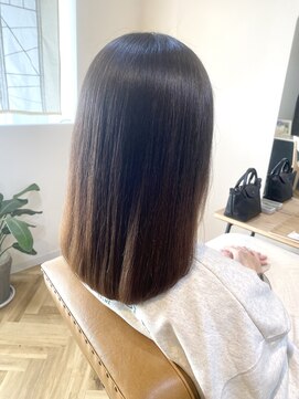 リプク(Rip-Ku18) 【エアーストレート】究極の自然な艶ストレート×丸みボブ