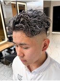 極道パーマホワイトメッシュオールバックパーマフェード短髪